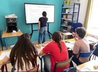 Séance de cours en petit groupe avec professeur - Masterclasse Education